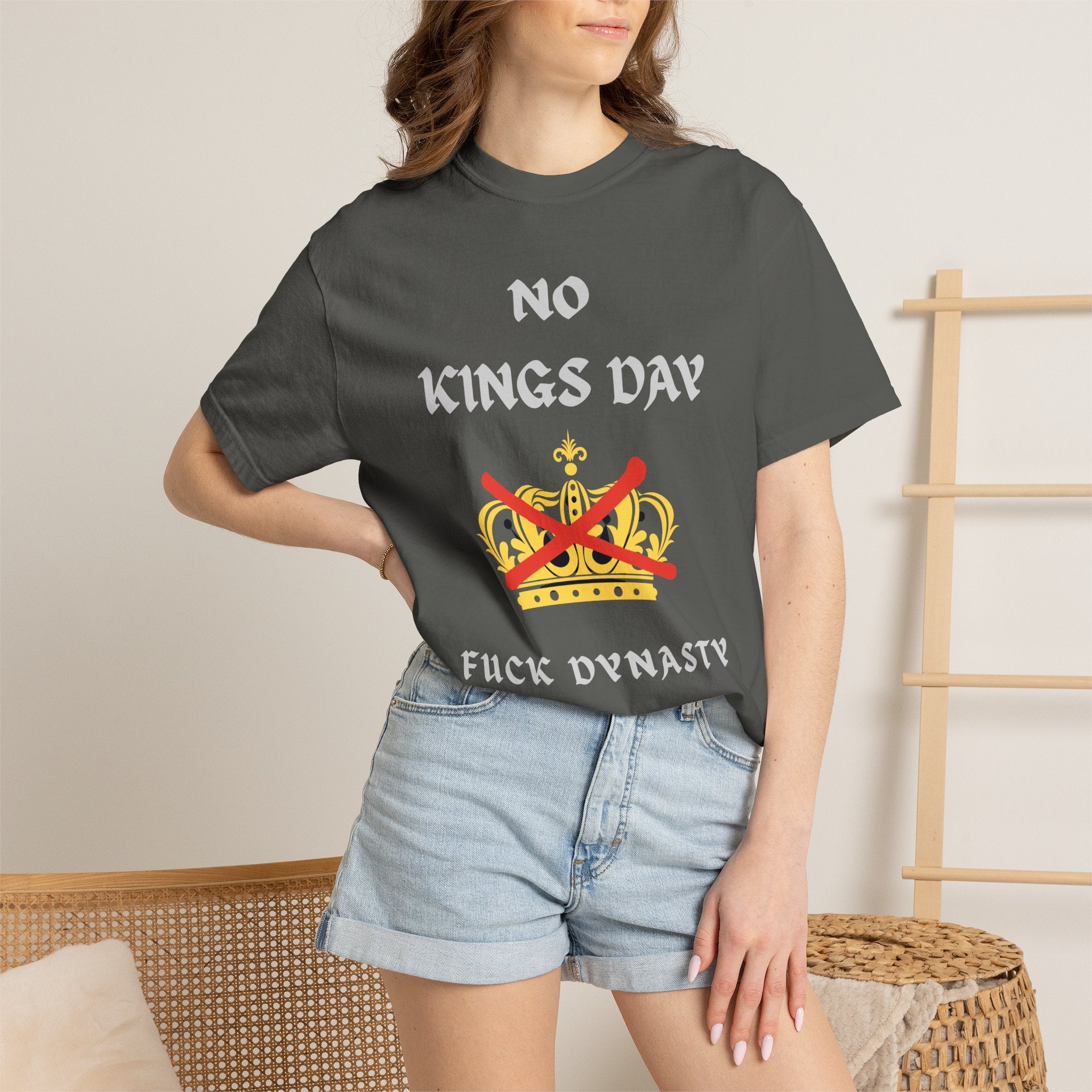 No Kings Day Tee — Anti-Monarchy Graphic T-Shirt ("No Kings Day")